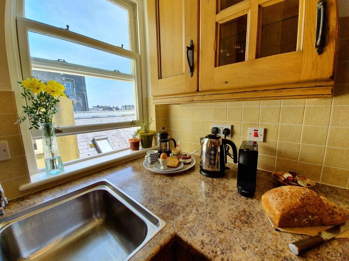 Stylish Flat In Central Tenby & Free Parking Bagian luar foto
