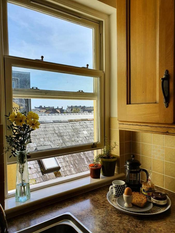 Stylish Flat In Central Tenby & Free Parking Bagian luar foto